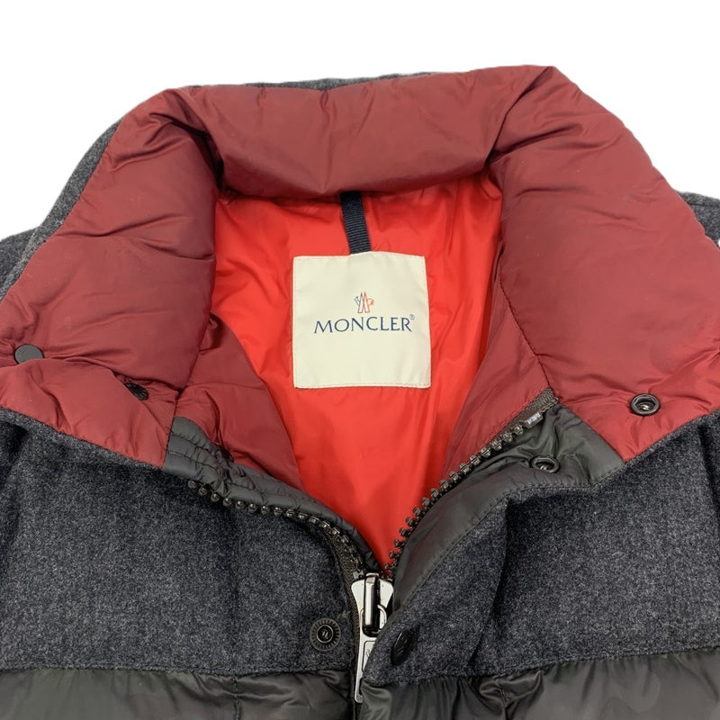 MONCLER(モンクレール) ダウンジャケット A2-091-41376-85-53699 サイズ2（XS相当）グレー×カモフラ ダウン90% 2014年A/Wモデル メンズ 【100061181003】