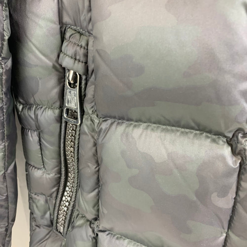 MONCLER(モンクレール) ダウンジャケット A2-091-41376-85-53699 サイズ2（XS相当）グレー×カモフラ ダウン90% 2014年A/Wモデル メンズ 【100061181003】