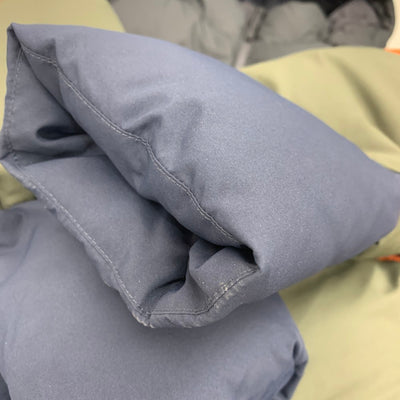 LACOSTE（ラコステ） ダウンジャケット　サイズUS M　マルチカラー（オレンジ/カーキ/ネイビー）　BH9358 メンズアウター 【100062661005】