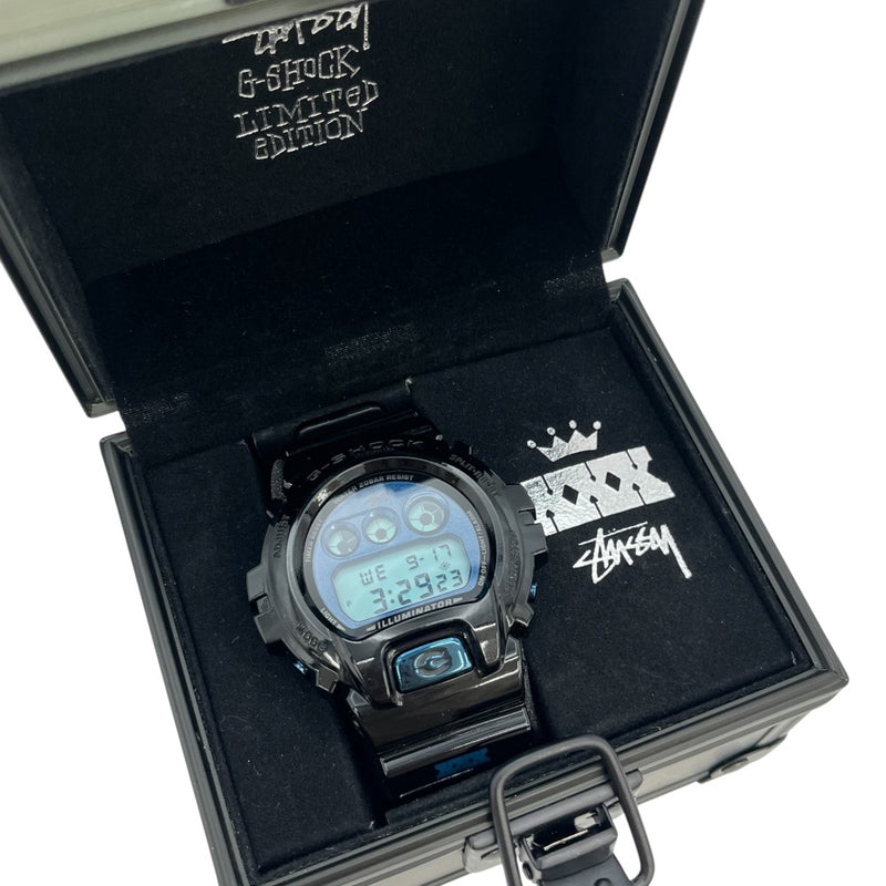 未使用品 G-SHOCK×STUSSY 腕時計 クォーツ STUSSY設立30周年記念コラボ DW-6900ST 20気圧防水 ケース付き 【101044109002】
