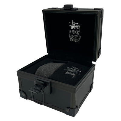 未使用品 G-SHOCK×STUSSY 腕時計 クォーツ STUSSY設立30周年記念コラボ DW-6900ST 20気圧防水 ケース付き 【101044109002】