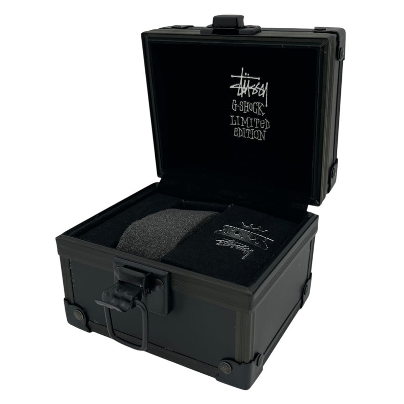 未使用品 G-SHOCK×STUSSY 腕時計 クォーツ STUSSY設立30周年記念コラボ DW-6900ST 20気圧防水 ケース付き 【101044109002】