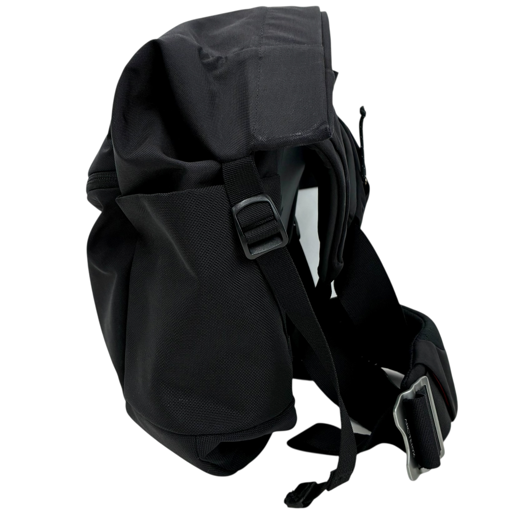 ARC'TERYX ミストラル16 ショルダーバッグ 6430-62537 ブラック