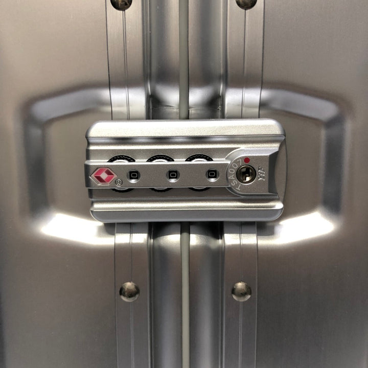 未使用保管品】 Mercedes-Benz 65L オリジナルアルミスーツケース