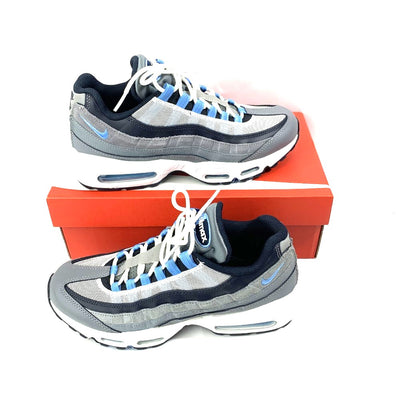 NIKE(ナイキ) AIR MAX95 DM0011-003 26.5cm COOL GREY/UNIVERSITY BLUE  メンズ スニーカー 【101063013003】
