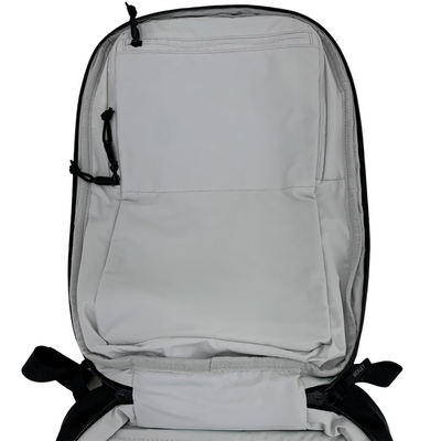 WEXLEY 17L Slim Pack(スリムパック) 1680Dコーデュラバリスティックナイロン ブラック  バックパック ウェクスレイ 【101063626008】