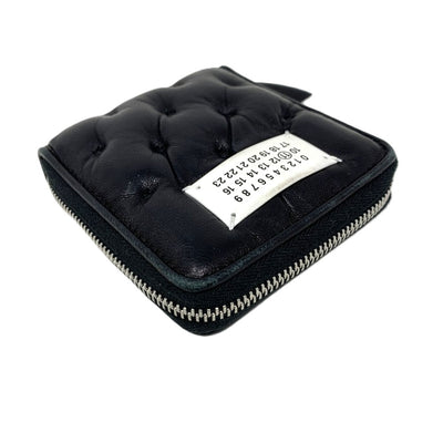 Maison Maegiela(メゾンマルジェラ)　ラウンドファスナー財布　グラムスラム　エンブロイダリー　SA1UI0031/P6434 ブラック 【101064184003】