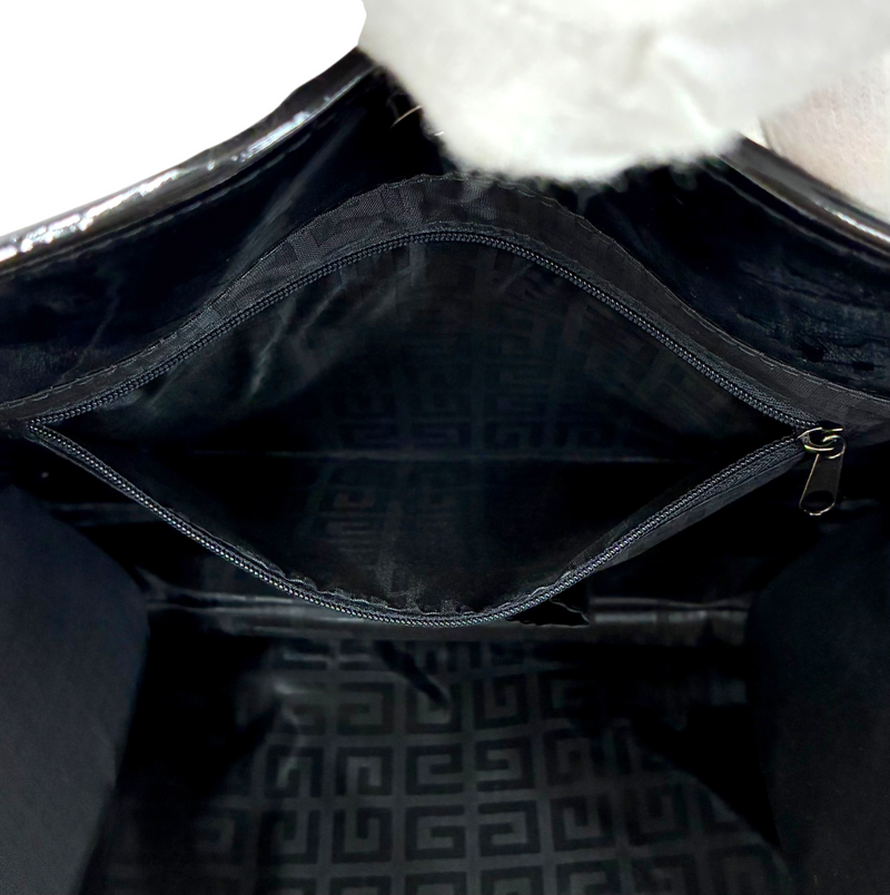 GIVENCHY トートバッグ エンボスロゴ エナメル ブラック ジバンシィ 【101064819006】