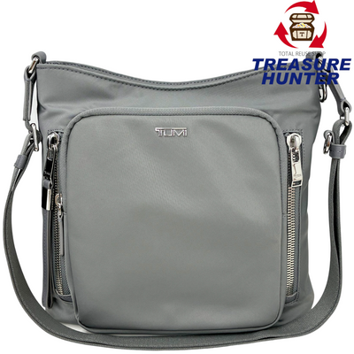 TUMI VOYAGE テイラー クロスボディ グレー ショルダーバッグ トゥミ 【101064890008】