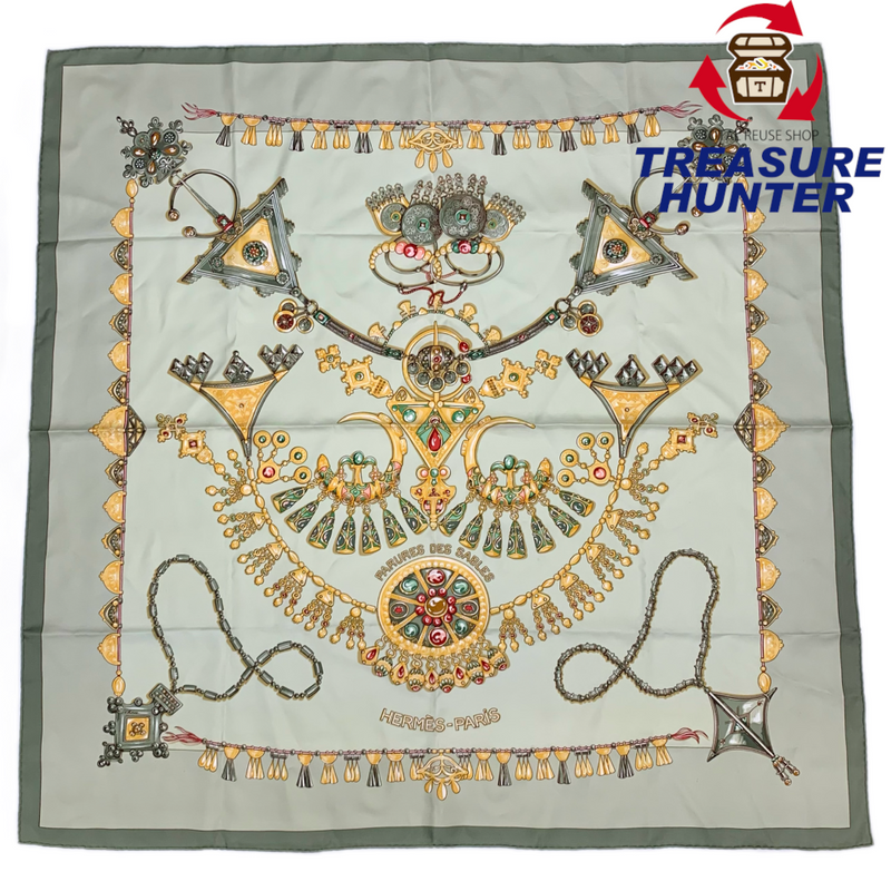 HERMES カレ90 シルクスカーフ PARURES DES SABLES グリーン 約88×88cm 砂漠のアクセサリー エルメス 【102059485007】