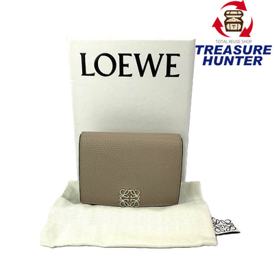LOEWE(ロエベ) アナグラム トライフォールド ウォレット三つ折りコンパクト財布 サンドカラー レディース 【102061543001】