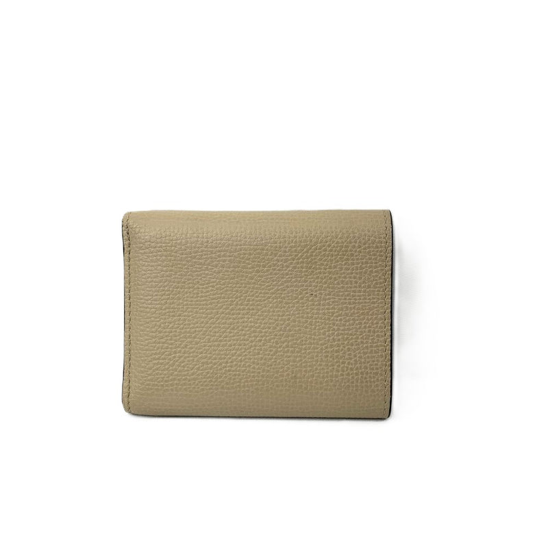 LOEWE(ロエベ) アナグラム トライフォールド ウォレット三つ折りコンパクト財布 サンドカラー レディース 【102061543001】