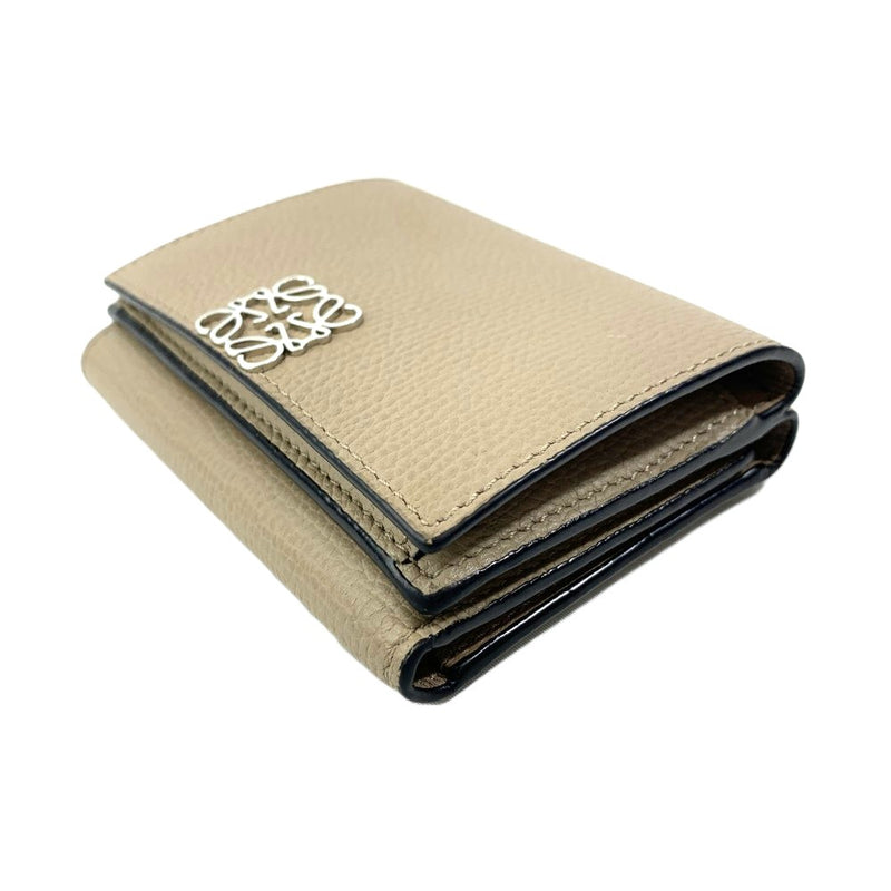 LOEWE(ロエベ) アナグラム トライフォールド ウォレット三つ折りコンパクト財布 サンドカラー レディース 【102061543001】