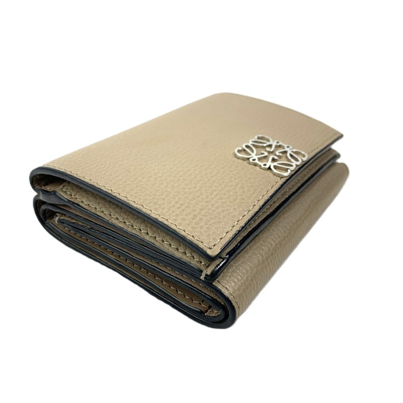 LOEWE(ロエベ) アナグラム トライフォールド ウォレット三つ折りコンパクト財布 サンドカラー レディース 【102061543001】