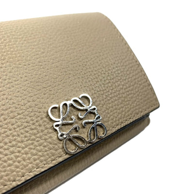 LOEWE(ロエベ) アナグラム トライフォールド ウォレット三つ折りコンパクト財布 サンドカラー レディース 【102061543001】