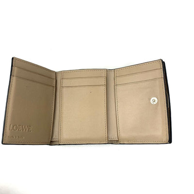 LOEWE(ロエベ) アナグラム トライフォールド ウォレット三つ折りコンパクト財布 サンドカラー レディース 【102061543001】