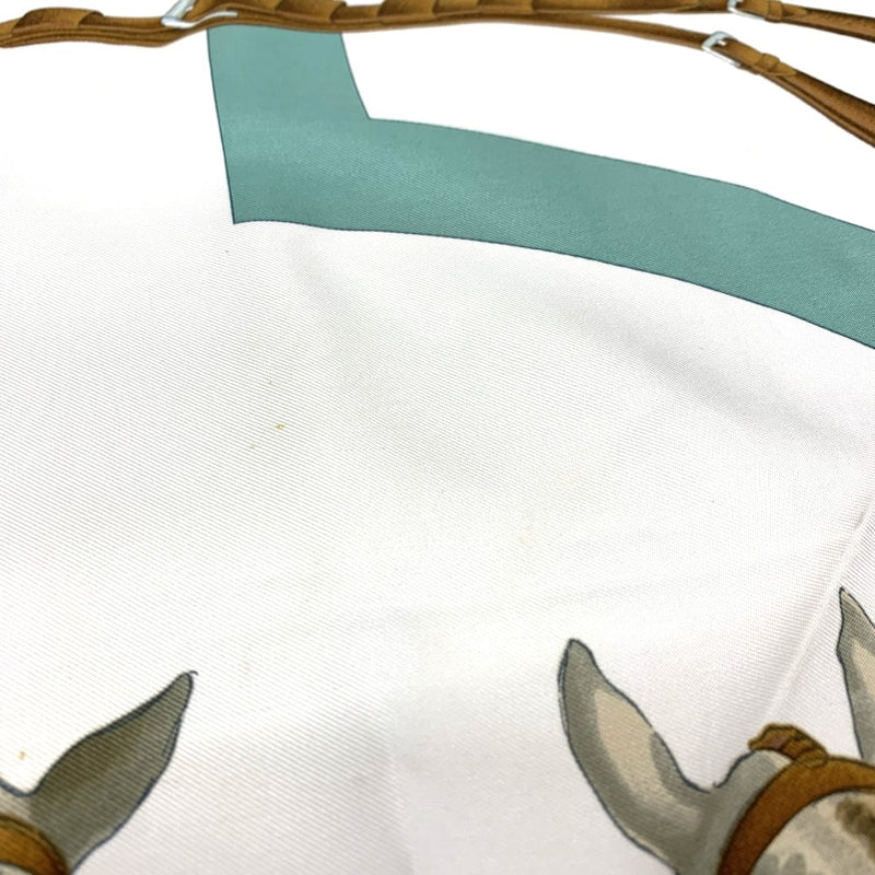 HERMES(エルメス)　カレ90　ATTELAGE EN ARBALETE　スカーフ　シルク100％　ブラウン×ホワイト×グリーン　馬車弓形連結柄 【102061878001】