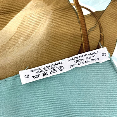 HERMES(エルメス)　カレ90　ATTELAGE EN ARBALETE　スカーフ　シルク100％　ブラウン×ホワイト×グリーン　馬車弓形連結柄 【102061878001】