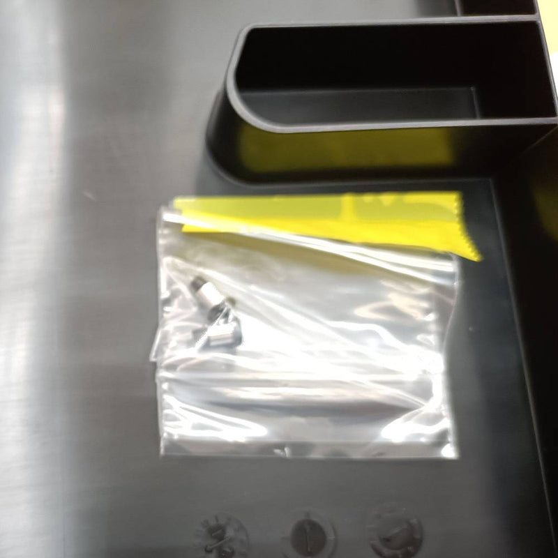 未使用 Panasonic 充電式インパクトドライバー EZ1PD1J18D-B 18V 2021年 バッテリー×2 充電器 アングル・スミ打ちアタッチメントセット EZ9HX501/EZ9HX500 【103060625002】