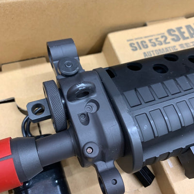 東京マルイ　SIG 552 シールズ  電動ガン　フルオート(連発)/セミオート(単発)切替え式　ブラック　対象年齢18歳以上 【109041569005】