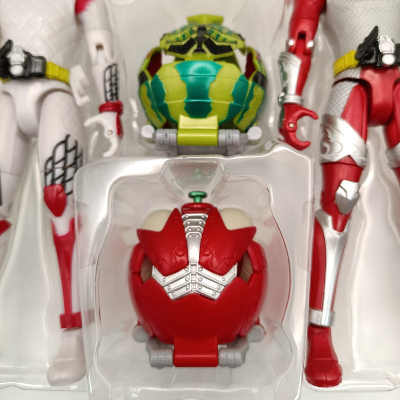 中古 バンダイ ＡＣ ＰＢ０８ 仮面ライダー斬月＆仮面ライダーバロン 鎧武外伝セット 仮面ライダー鎧武 【109043643002】
