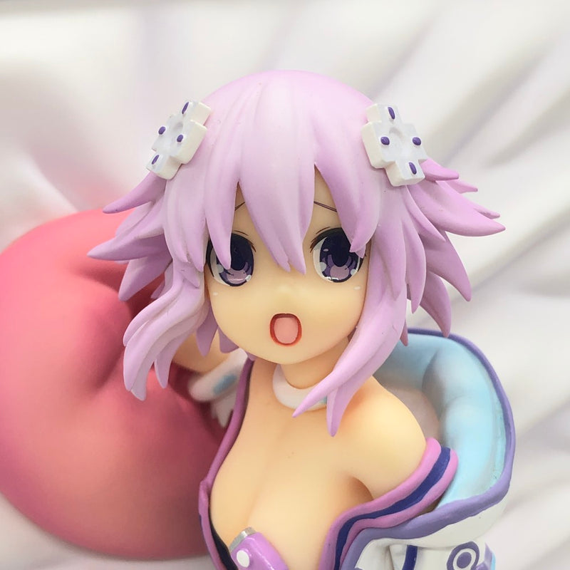 プルクラ 超次元ゲイム ネプテューヌ 寝そべりver. 1/7スケール フィギュア 全高約19cm  【109059542007】