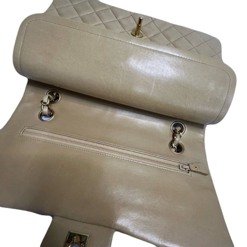 【美品】CHANEL シャネル マトラッセ25 ラムスキン ダブルフラップ チェーンショルダーバッグ レザー 金具ゴールド ベージュ 【2400050061262】