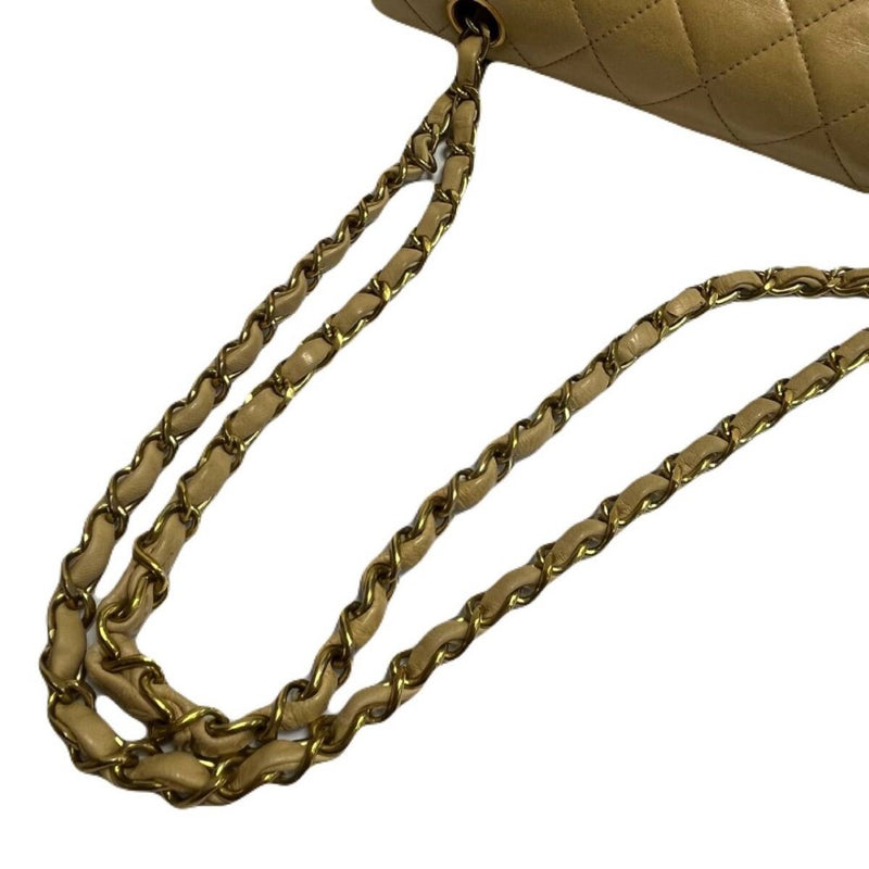 【美品】CHANEL シャネル マトラッセ25 ラムスキン ダブルフラップ チェーンショルダーバッグ レザー 金具ゴールド ベージュ 【2400050061262】